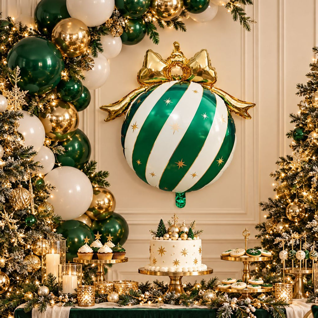 Green, White Christmas Ornaments Balloon for Holiday Pary, Photoshoots